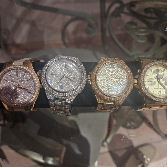 Elegant 1 Silver, 1 Rose Gold and 2 Gold Watches with Crystal Accents. - Picture 2 of 9